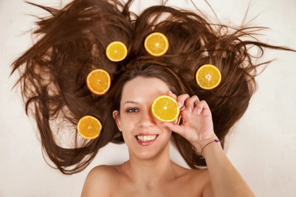 Pourquoi tes cheveux ont besoin de vitamine C ?