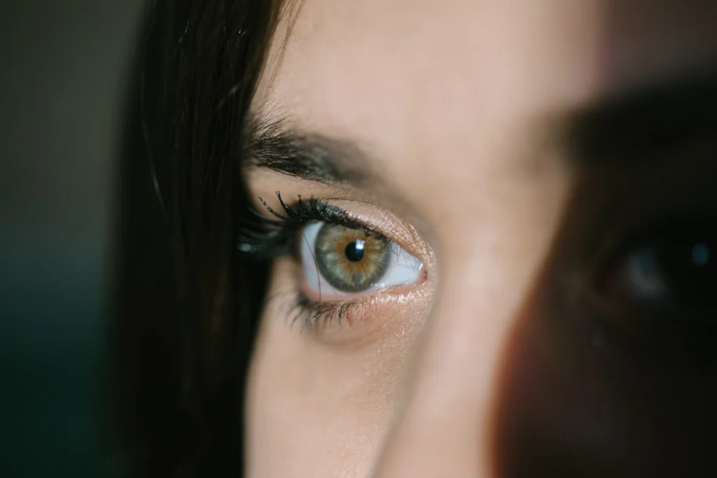 Voici les meilleures couleurs de cheveux pour les yeux verts