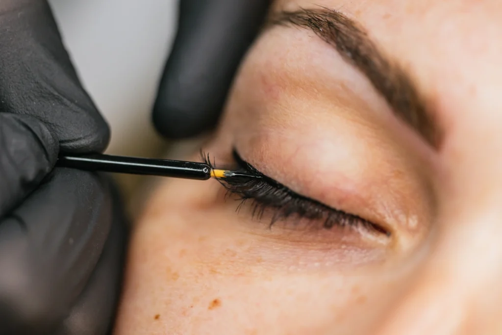 Voici notre avis sur l'eye-line permanent