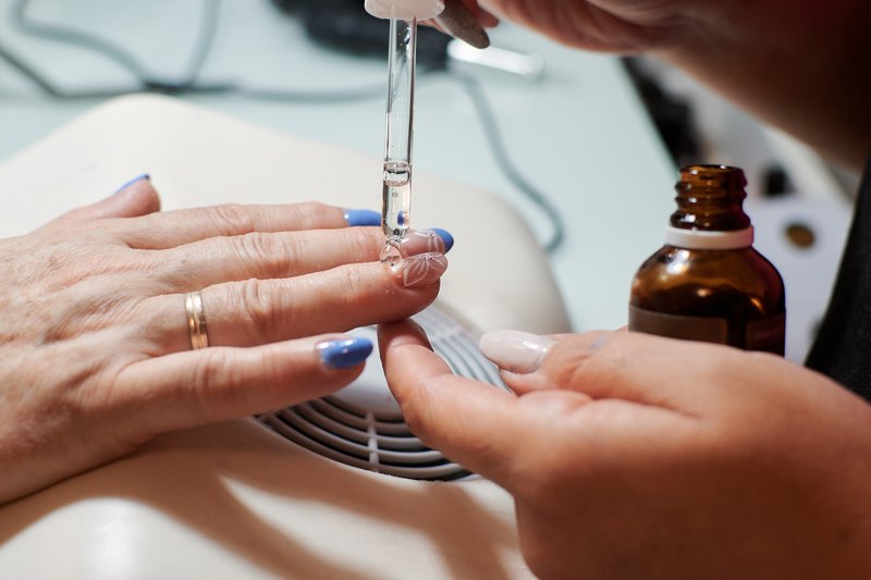 Mythes beauté naturelle pour les ongles : le vrai du faux