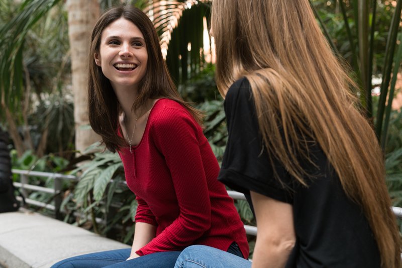 Faire pousser ses cheveux plus vite : ce qui marche vraiment (et ce qui est du bluff)