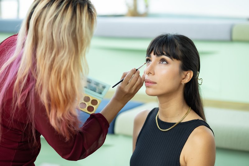 Maquillage de mariage pour yeux verts : les couleurs et techniques qui subliment